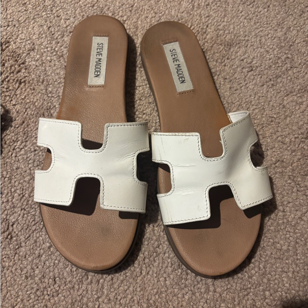 Steve Madden White and Brown Sandals with Geometric Design